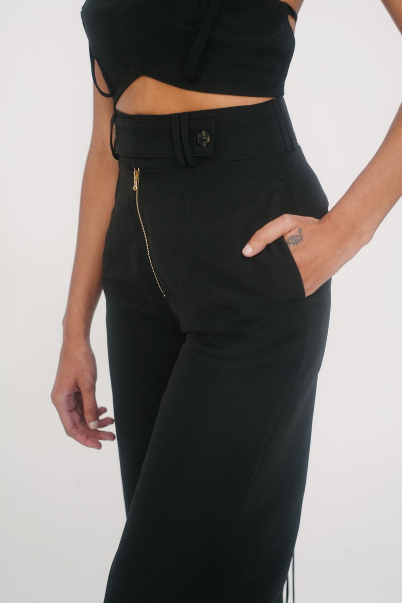 BARREL PANTS - IN BALCK