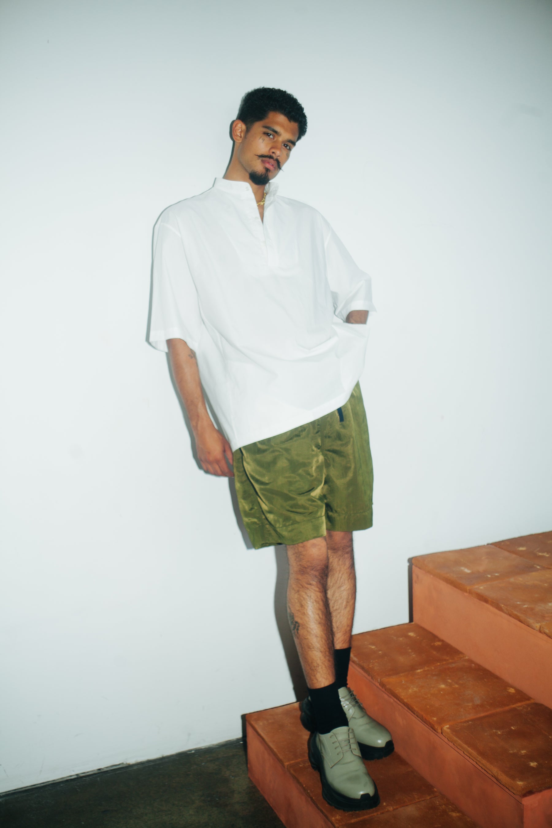 BOX SHORTS-IN OLIVE